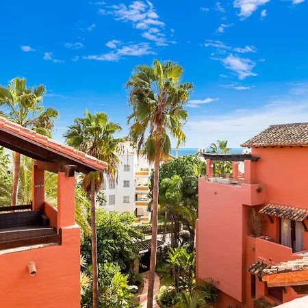 Precioso Atico En Urbanizacion Jardines De Don Carlos Marbella