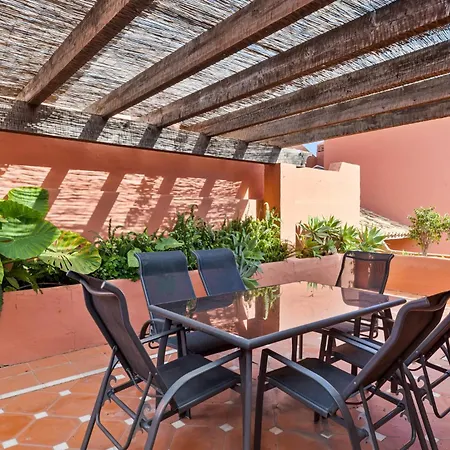 Precioso Atico En Urbanizacion Jardines De Don Carlos * Marbella